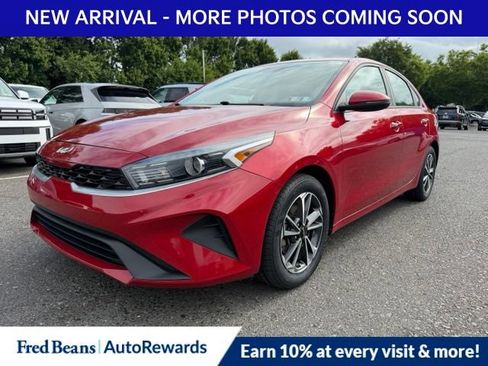 Used 2023 Kia Forte LXS w/ LXS Technology Package FWD image 3