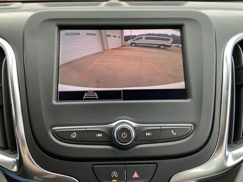 Used 2024 Chevrolet Equinox LS image 15