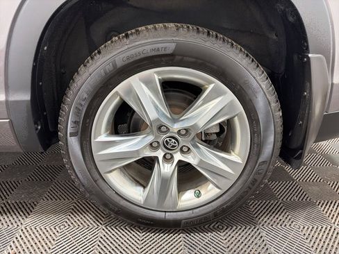 Used 2019 Toyota Highlander Limited AWD/4WD image 34