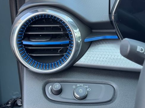 New 2026 Chevrolet Trax LT w/ Driver Confidence Package image 33