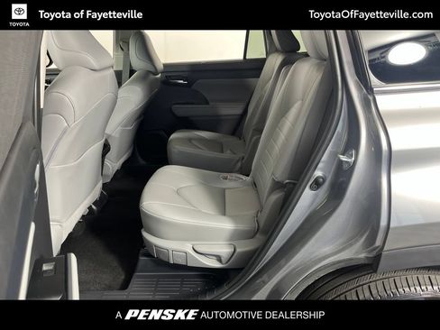 Certified 2026 Toyota Highlander XLE AWD/4WD image 28