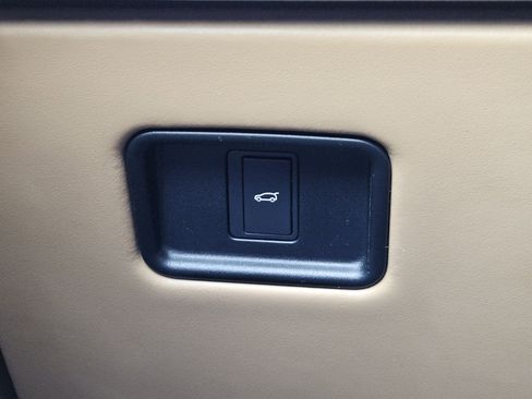 Used 2024 Land Rover Range Rover Autobiography image 23