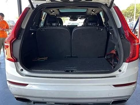 Used 2016 Volvo XC90 T6 Momentum w/ Momentum Plus Package AWD/4WD image 11