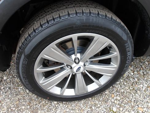 Used 2018 Ford Explorer Limited image 40