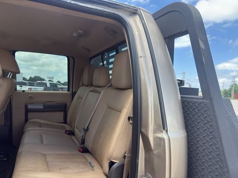 Used 2011 Ford F550 4x4 Crew Cab Super Duty w/ Payload Upgrade Pkg image 11