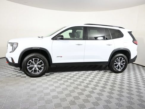 Used 2026 GMC Acadia AT4 w/ Luxury Package AWD/4WD image 2