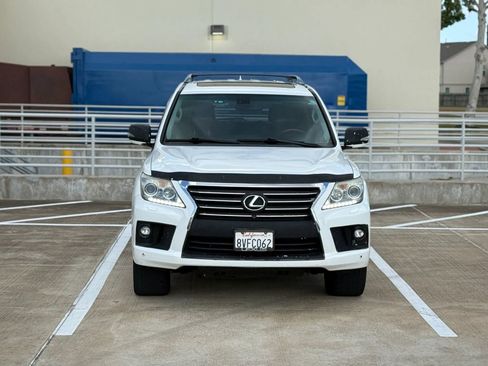 Used 2014 Lexus LX 570 4WD image 2