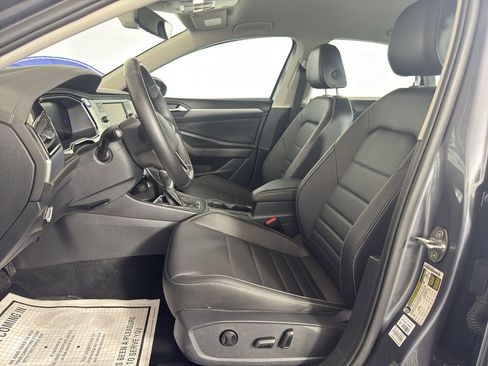 Used 2022 Volkswagen Jetta SE FWD image 16