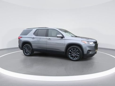 Used 2021 Chevrolet Traverse RS image 9