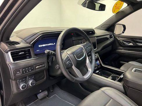 Used 2022 GMC Yukon Denali AWD/4WD image 16