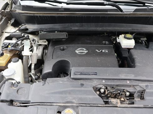 Used 2016 Nissan Pathfinder SV AWD/4WD image 39
