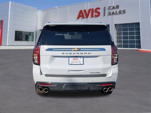 Used 2023 Chevrolet Suburban Premier image 7