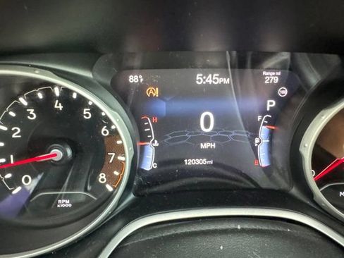Used 2017 Jeep Compass Latitude w/ Popular Equipment Group AWD/4WD image 41