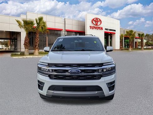 Used 2022 Ford Expedition Limited image 9