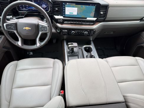 Used 2025 Chevrolet Silverado 1500 LT w/ Z71 Off-Road Package image 14