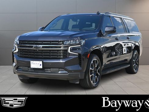 Used 2022 Chevrolet Suburban RST w/ Luxury Package RWD image 1