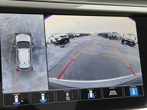 Used 2023 Buick Encore GX Essence w/ Advanced Technology Package image 5