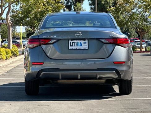 Used 2024 Nissan Sentra SV FWD image 8