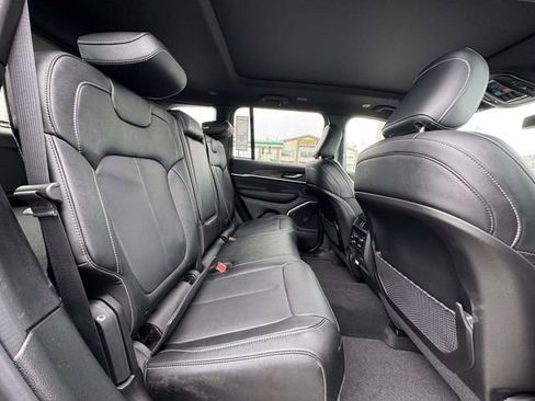 New 2026 Jeep Grand Cherokee Limited AWD/4WD image 17