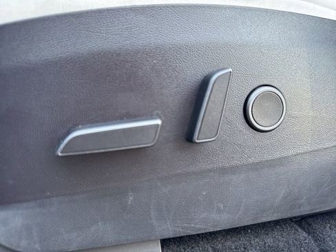 Used 2022 Tesla Model Y Performance image 14