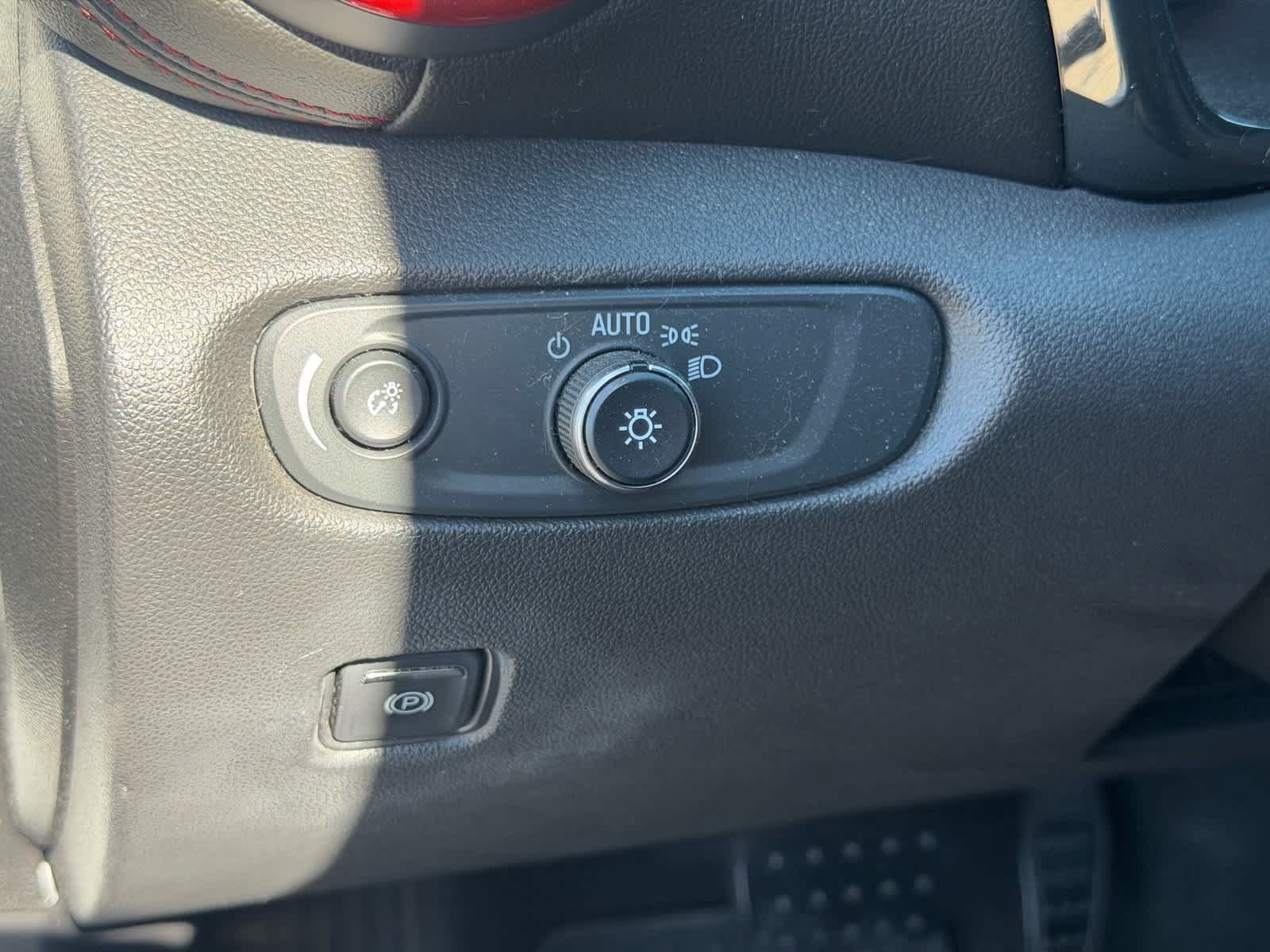 Used 2019 Chevrolet Blazer RS FWD image 11