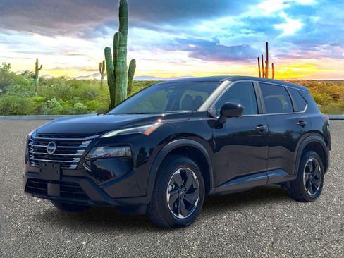 Used 2025 Nissan Rogue SV image 2