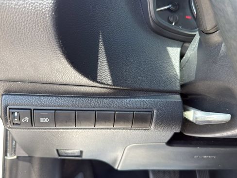 Used 2020 Toyota Corolla LE FWD image 18