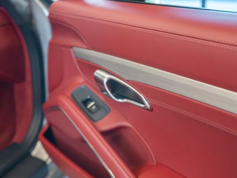 Used 2021 Porsche 718 Boxster RWD image 45