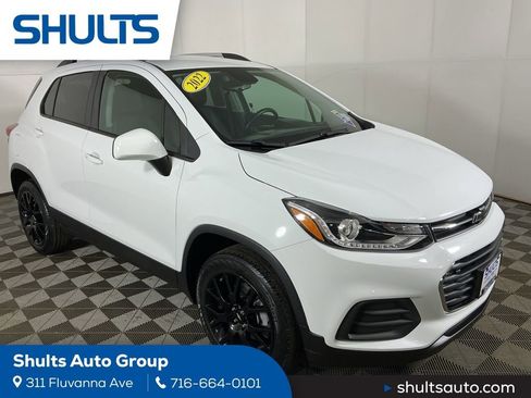 Used 2022 Chevrolet Trax LT w/ Driver Confidence Package AWD/4WD image 1