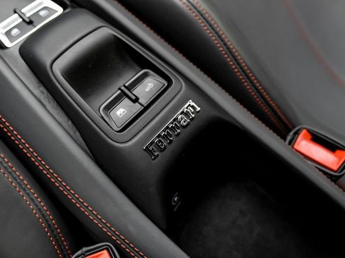 Used 2022 Ferrari F8 Tributo RWD image 25