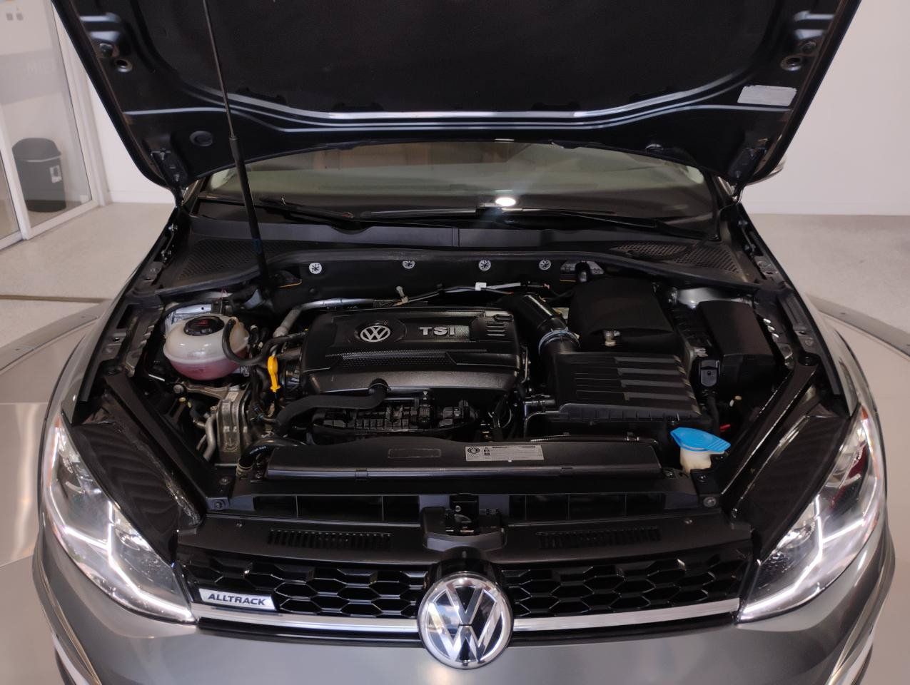 Used 2019 Volkswagen Golf Alltrack SE AWD/4WD image 15