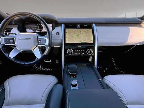 Certified 2023 Land Rover Discovery Metropolitan Edition AWD/4WD image 7