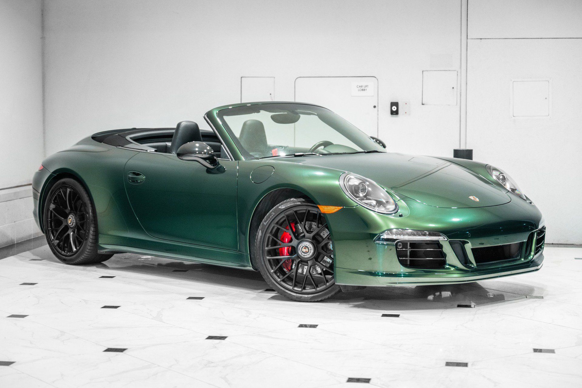 Used 2016 Porsche 911 Carrera GTS RWD image 1