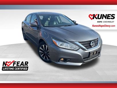 Used 2016 Nissan Altima 2.5 SL w/ Moonroof Package