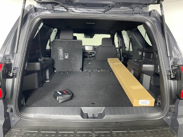 New 2026 Toyota 4Runner SR5 AWD/4WD image 7