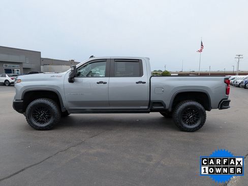 Used 2024 Chevrolet Silverado 2500 ZR2 w/ Technology Package AWD/4WD image 7
