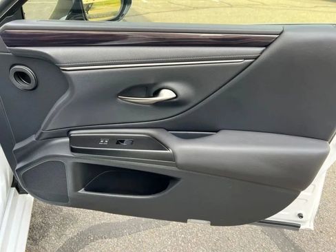Used 2020 Lexus ES 350 w/ Premium Package FWD image 16