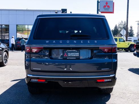 Used 2022 Jeep Wagoneer Series II AWD/4WD image 6