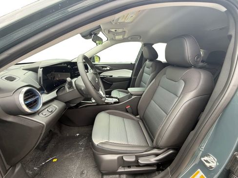 New 2026 Chevrolet Trax LT w/ Driver Confidence Package FWD image 9
