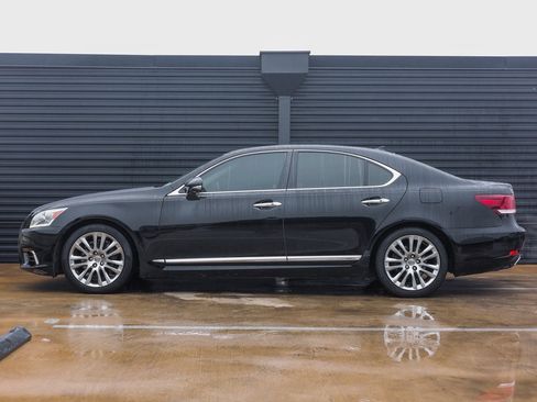 Used 2013 Lexus LS 460 image 2