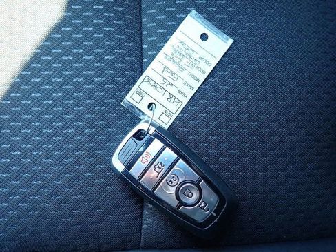 Certified 2025 Ford Escape ST-Line Select image 30