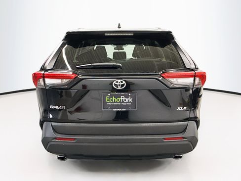 Used 2021 Toyota RAV4 XLE FWD image 7