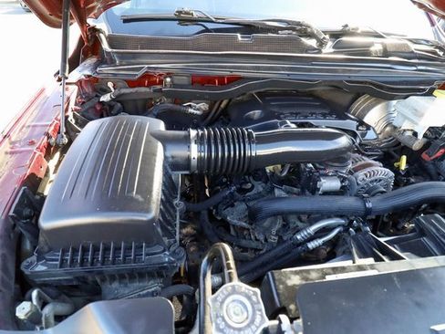 Used 2019 RAM 1500 Laramie image 32