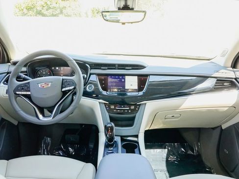 Certified 2024 Cadillac XT6 Premium Luxury w/ Technology Package AWD/4WD image 12