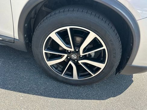 Used 2019 Nissan Rogue SL w/ Premium Package FWD image 27