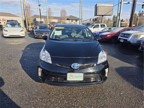 Used 2014 Toyota Prius Four image 2