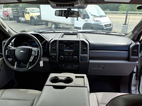 Used 2019 Ford F250 XL w/ Power Equipment Group AWD/4WD image 18