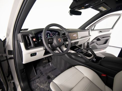 New 2026 Porsche Cayenne E-Hybrid image 16