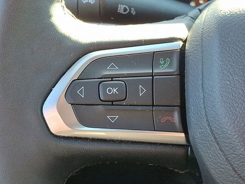 Used 2024 Jeep Compass Limited image 20