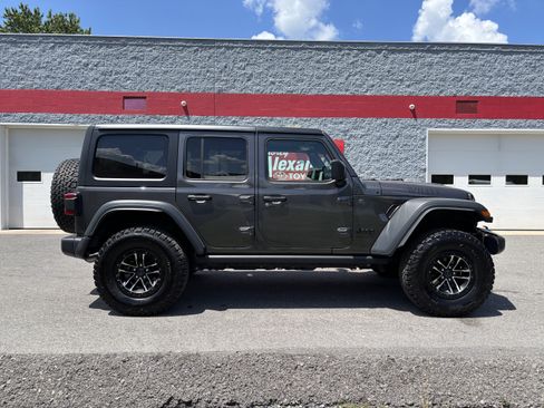 Used 2026 Jeep Wrangler Unlimited Sport AWD/4WD image 2